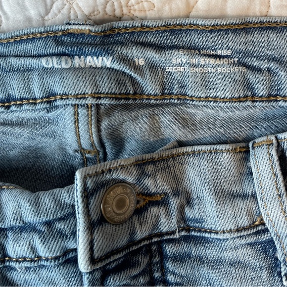 Old Navy extra high rise sky-high straight jeans - Picture 2 of 4